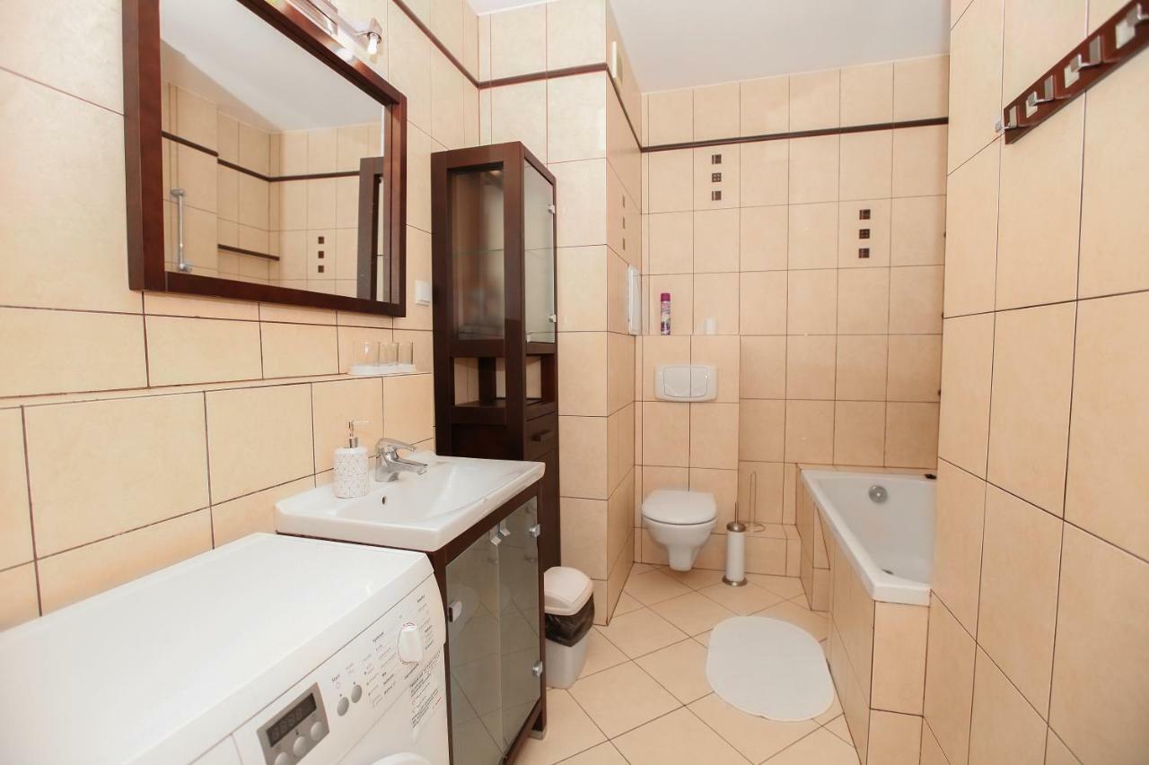 Green Kabaty Apartment 3 ワルシャワ エクステリア 写真